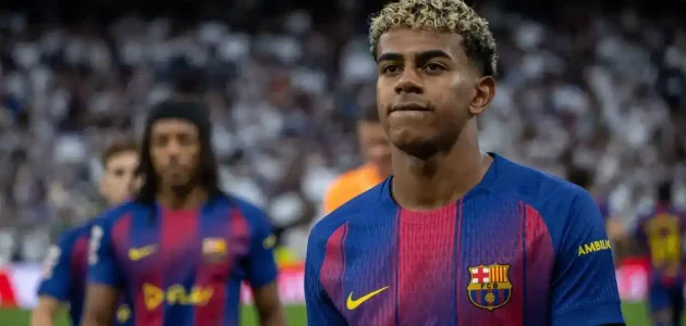رافينيا ينتقد زميله يامال في برشلونة لإعطائه حافزًا إضافيًا لريال مدريد قبل الكلاسيكو