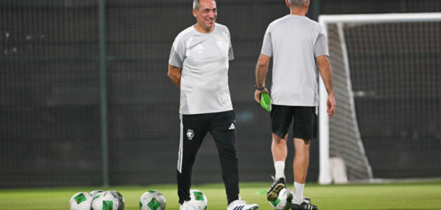 جورجيوس دونيس يعلن تشكيلة جديدة للمنتخب السعودي في مواجهة الكويت