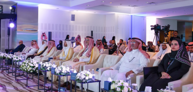 مؤتمر اللغة العربية يفتح أبوابه في مجمع الملك سلمان: رحلة بين التداخلات والأبعاد